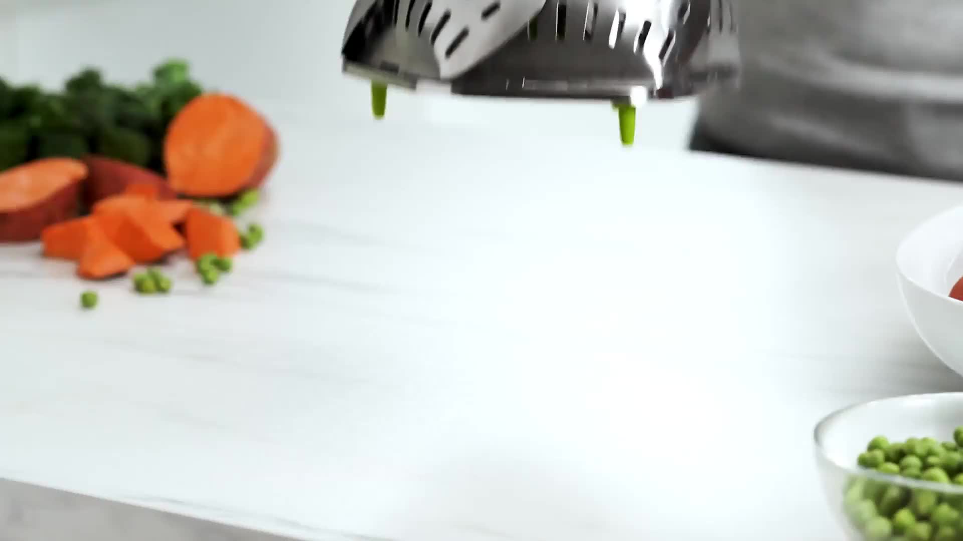 Bloom™ Steel Folding Steamer Basket | Joseph Joseph US